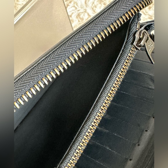 Authentic Louis Vuitton Damier Infini Zippy Black Long Wallet - Picture 5 of 17